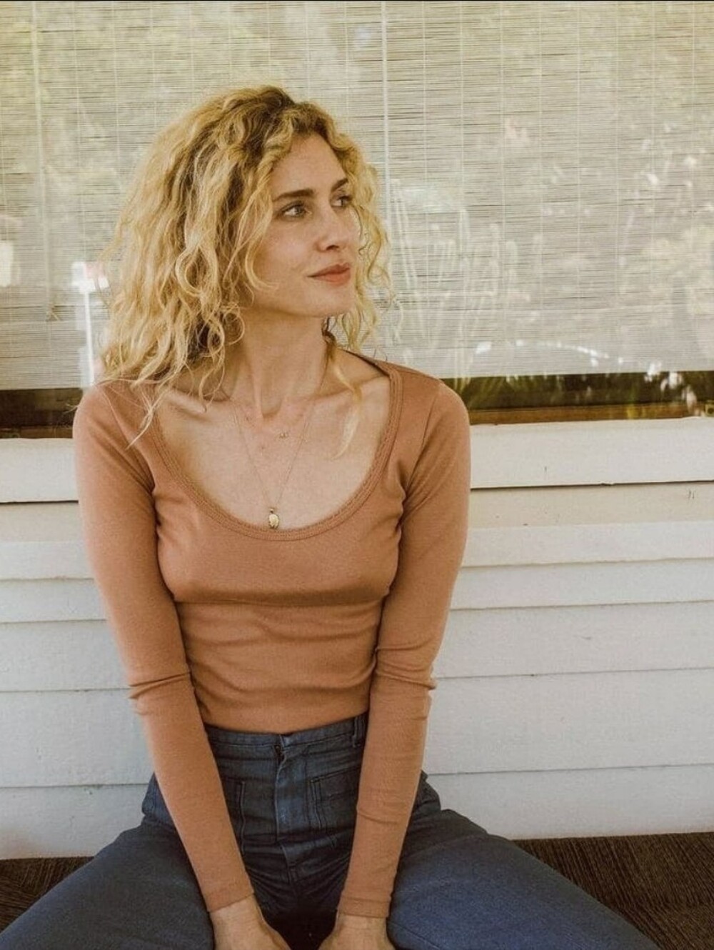 Doen Romy long sleeve tee in brown, small minimalist natural fiber basic top